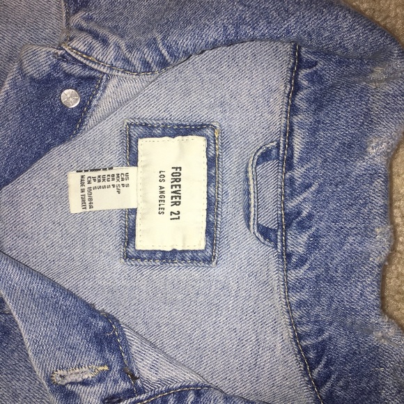 Cropped distressed jean jacket - Picture 4 of 4